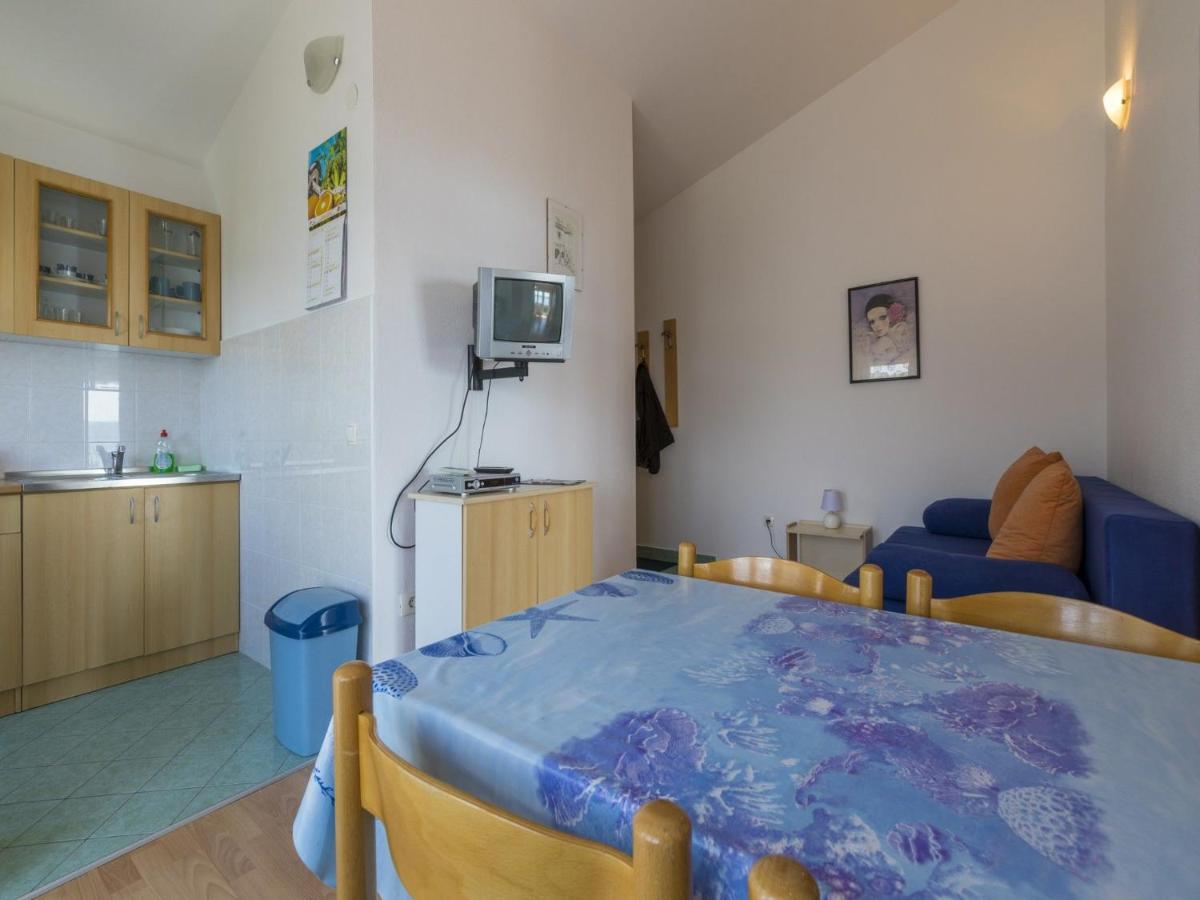 Apartments Maro Драмал Екстериор снимка